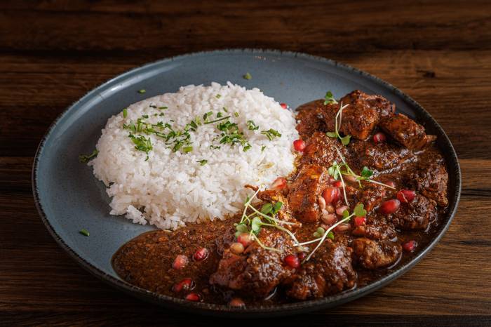Walnut and grenadine chicken ragout